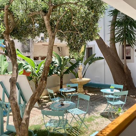 Tree Of Life Art Hotel Agia Marina Exterior foto