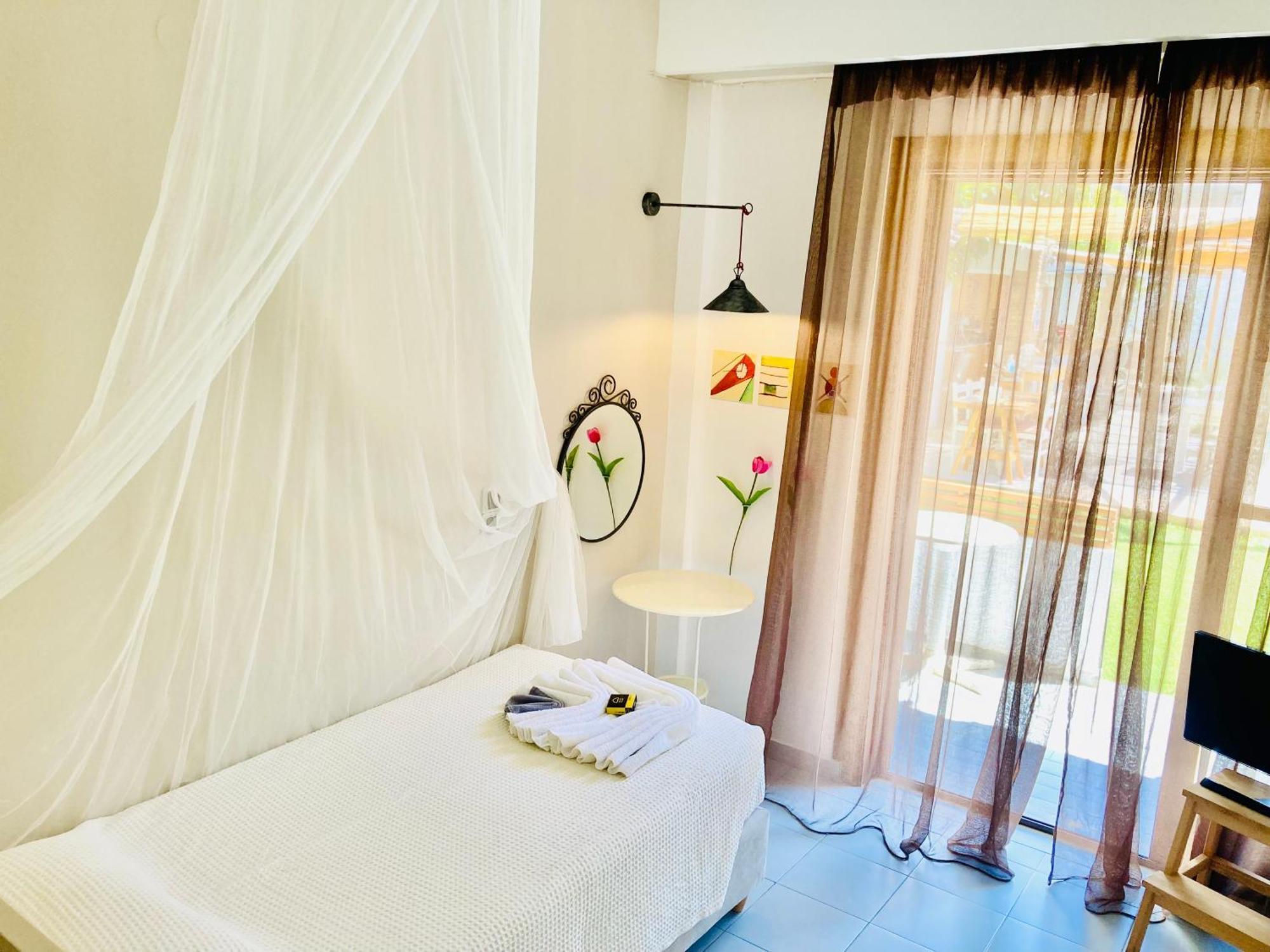 Tree Of Life Art Hotel Agia Marina Quarto foto