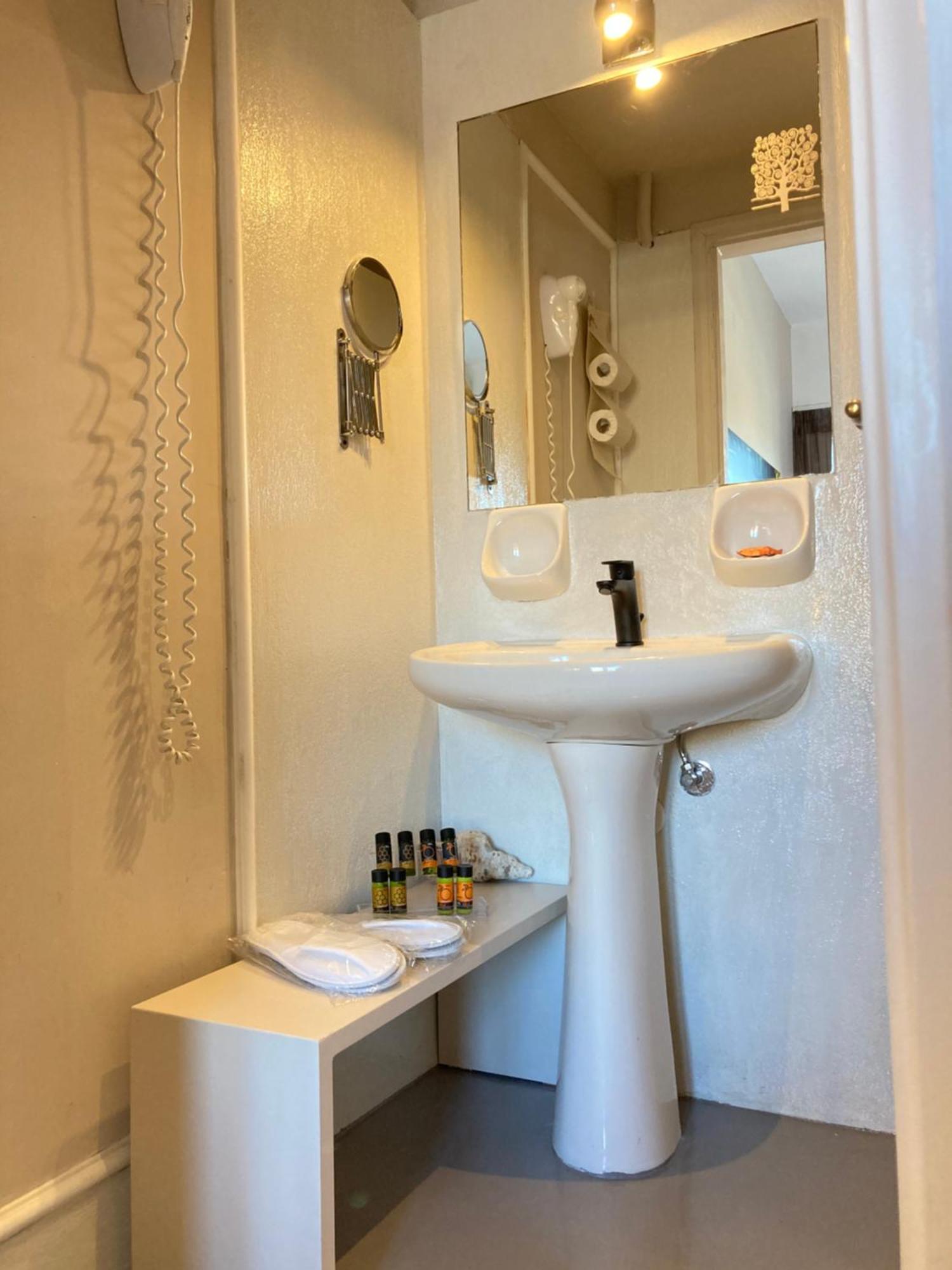 Tree Of Life Art Hotel Agia Marina Quarto foto